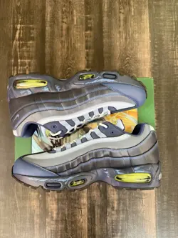 Size 10 - Nike Yu-Gi-Oh! x Air Max Muscle 95 QS Joey With Promo Card - Image 2