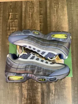 Size 10 - Nike Yu-Gi-Oh! x Air Max Muscle 95 QS Joey With Promo Card - Image 3