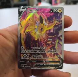 jolteon v SWSH183 Black Star Promo fullart Pokemon Card - Image 1