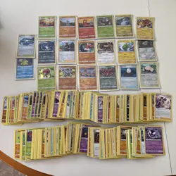 Pokemon TCG Lost Origin card lot of 700 Cards. VG. Rare, Uncommon, Common - Image 1