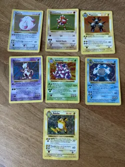 Pokemon Partial 1999 Shadowless Set That Includes 7 Holo Cards - Image 1