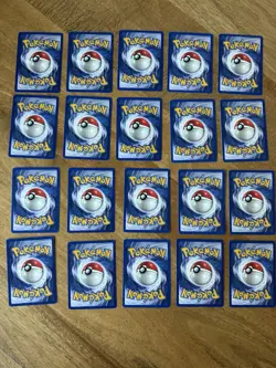 Pokemon Partial 1999 Shadowless Set That Includes 7 Holo Cards - Image 3