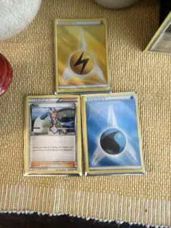 200+ Pokemon Card Lot Binder Collection Sun&Moon, XY, Evolutions, NEAR MINT - Image 2