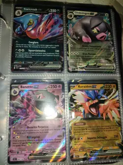 Lotto Carte Pokemon + Omaggi misti ITA - Holo, Reverse Holo, Rare, Comuni e non - Image 1