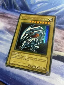 YUGIOH: Blue-Eyes White Dragon SDK-001 UNLIMITED - FADED - ULTRA RARE - LP - Image 2