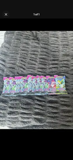 Lot of 12 - Pokemon TCG: Sword and Shield - Fusion Strike - Sealed Booster Packs - Image 1