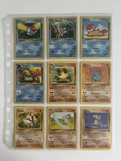 1999 Vintage jungle/fossil Pokemon 138 card lot - Image 2