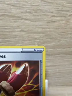 Digging Gloves 145/203 Reverse Holo Evolving Skies Pokemon Card - Image 3
