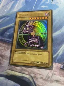 YuGiOh! - DARK MAGICIAN - FOIL BLEED • Ultra RARE • SDY-006 • LP - Image 4