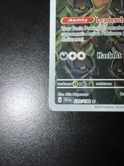 Pokemon TCG Scarlet & Violet Kingambit 220/198 Illustration Rare Near Mint - Image 3