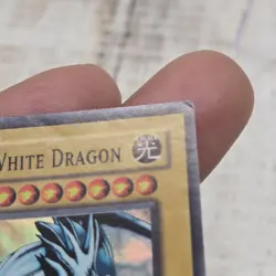Yugioh Blue-Eyes White Dragon Super Rare 1996 SKE-001 - Image 5