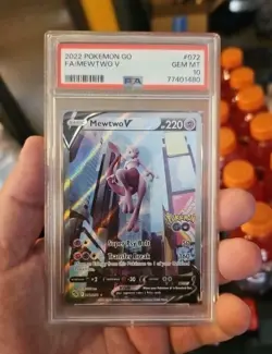 2022 POKEMON GO #072 FULL ART / MEWTWO V PSA 10 - Image 1
