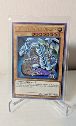 Blue-Eyes White Dragon (Version 3) LCKC-EN001 YuGiOh! TCG Ultra Rare 1st Ed - Image 1