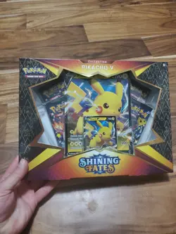 POKEMON TCG Shining Fates Pikachu V Collection Box - Image 1