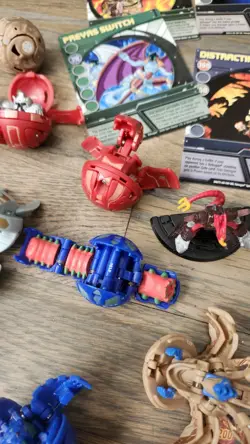 Bakugan Battle Brawlers Lot 19+ Collection As Is With 40+ Cards & Rulebook - Image 4