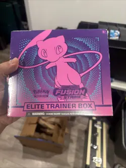 Pokemon TCG Sword & Shield Fusion Strike ETB Elite Trainer Box Sealed - Image 1
