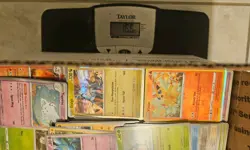 Pokemon TCG Bulk Lot 4,000+ cards / 16+ pounds Holos, RH, no energy, no trainers - Image 2