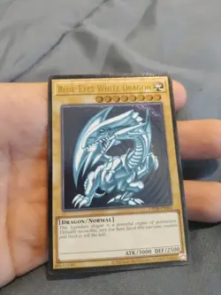 Blue Eyes White Dragon OP28-EN001 Ultimate Rare Yu-Gi-Oh OTS English - Image 3