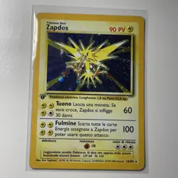 Pokemon Zapdos 16/102 Holo Italian 1st Edition Base Set Sleeve + Topper - Image 1