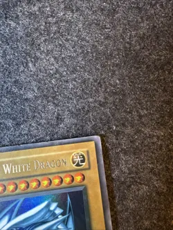 Yu-Gi-Oh Blue Eyes White Dragon Ultra Rare Unlimited Card SDK-001 - Image 4