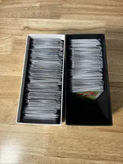 Scarlet And Violet Reverse Holo English Card Lot 800+ Cards 3 lbs 9oz - Pokemon - Image 1