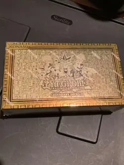 1st Edition Konami Yu-Gi-Oh! Trading Cards Legendary Decks II Box - Gold 83717845010 - Image 2