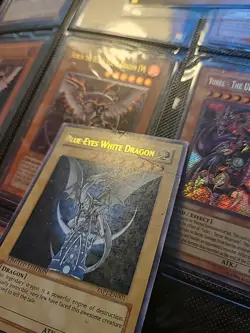 Yu-Gi-Oh! Blue-Eyes White Dragon YAP1-EN001 Ultra Rare - Image 3