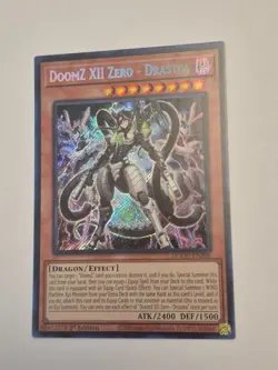 Yugioh Doom of Dimensions - DoomZ XII Zero - Drastea - Secret Rare - DOOD-EN008 - Image 2