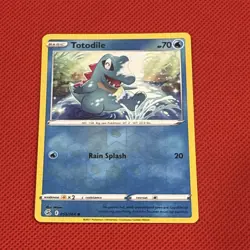 TOTODILE 055/264 FUSION STRIKE POKEMON (REVERSE HOLO, NM) - Image 1