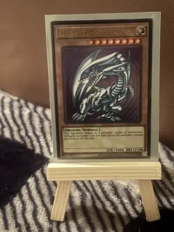 Yugioh Blue-Eyes White Dragon (Version 2) LCKC-EN001 - Image 1