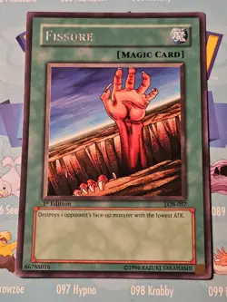 Yugioh Fissure "Magic" LOB-057 1st Edition NM rare card - Image 1