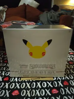 Ding On Box Pokemon TCG: 25th Anniversary Celebrations Elite Trainer Box (2021) 820650809439 - Image 1