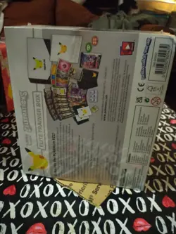 Ding On Box Pokemon TCG: 25th Anniversary Celebrations Elite Trainer Box (2021) 820650809439 - Image 5