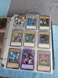 Huge YUGIOH Card Lot - Image 4
