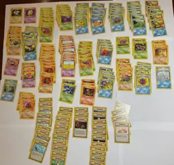 Fossil - Pokemon TCG Vintage 1999 Lot - Rare, Uncommon, Common - 186 Cards - Image 1