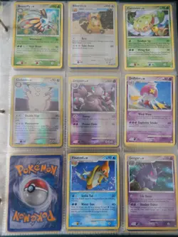 Pokemon Diamond & Pearl Base LOT of 122 Cards LP Holos and Reverse - Image 3