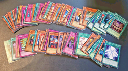 Lot of 500 Konami Yu-Gi-Oh Gaming Cards Foils Holos Rough Condition - Image 4