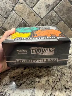 Pokemon TCG Sword and Shield Evolving Skies Elite Trainer Box ETB Sealed - Image 3