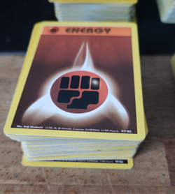 Pokemon TCG Base Set Unlimited Energy Card Lot, 900+cards - Image 3