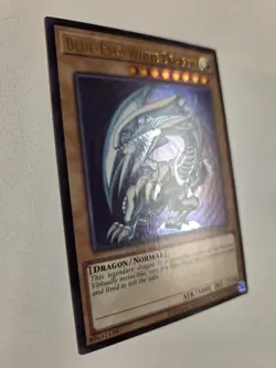 Blue-Eyes White Dragon LCKC-EN001 (Version 2) SDK Art Yugioh Ultra Rare Mint - Image 2