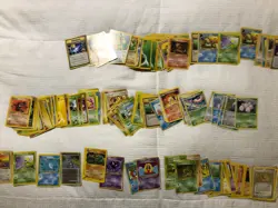 LOT OF ~200 VINTAGE POKEMON CARDS - Image 1