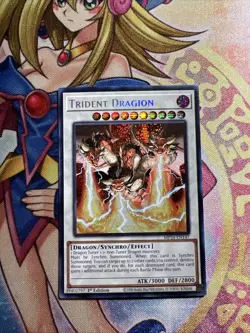 YU-GI-OH! TCG TRIDENT DRAGION MP24-EN147 1ST ED NM PRISMATIC SECRET RARE - Image 1