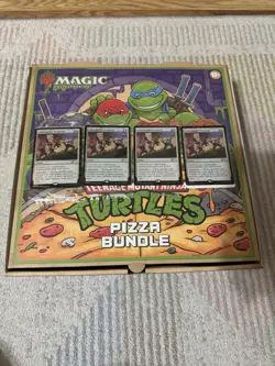 NYCC 2025 - MTG X TEENAGE MUTANT NINJA TURTLES PIZZA BOX WITH PROMO X4 PLAYSET - Image 1