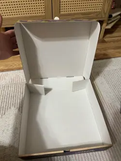 NYCC 2025 - MTG X TEENAGE MUTANT NINJA TURTLES PIZZA BOX WITH PROMO X4 PLAYSET - Image 3