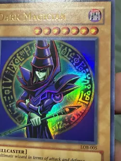 Yugioh Dark Magician Holo LOB-005 Ultra Rare LP - Image 3