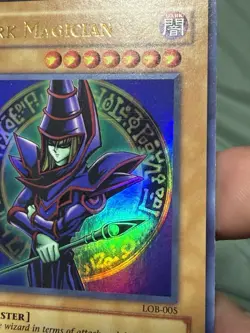 Yugioh Dark Magician Holo LOB-005 Ultra Rare LP - Image 4