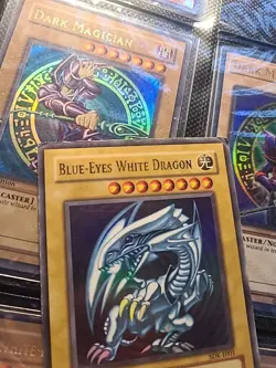 YuGiOh SDK-E001 1st Edition Ultra Rare Blue Eyes White Dragon - Image 3