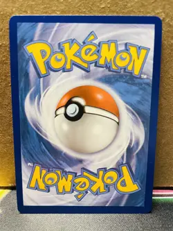 Pokemon Pikachu V #043/185 Vivid Voltage Ultra Rare Holo NM - Image 2