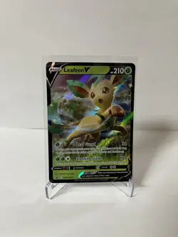 Pokemon TCG Leafeon V SWSH194 Black Star Promo NM - Image 1