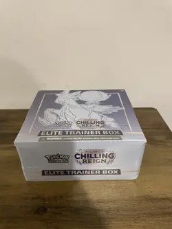 Pokemon TCG Chilling Reign Elite Trainer Box Blue, ETB SWSH, Sealed - Image 2